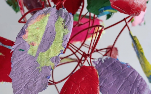 Alexander Skorobogatov „I Don’t Bite“, Metall, Silikon, Pigment, Farbe, 110 x 80 x 80 cm, 2021