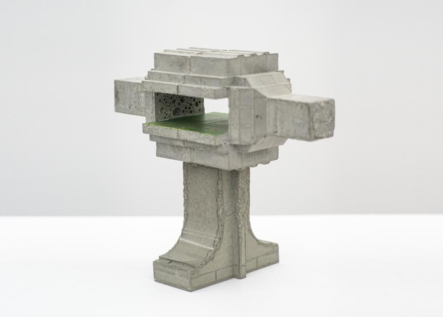 Susanne Piotter, Artefakt No. 39, 2022, Beton . Foto: Susanne Piotter Susanne Piotter, Artefakt No. 39, 2022, Beton . Foto: Susanne Piotter