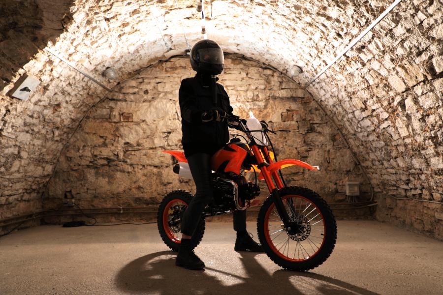 Amy Ball, WROL, Performance at Kunstverein Göttingen, 2018. Photo: Viviana Abelson.