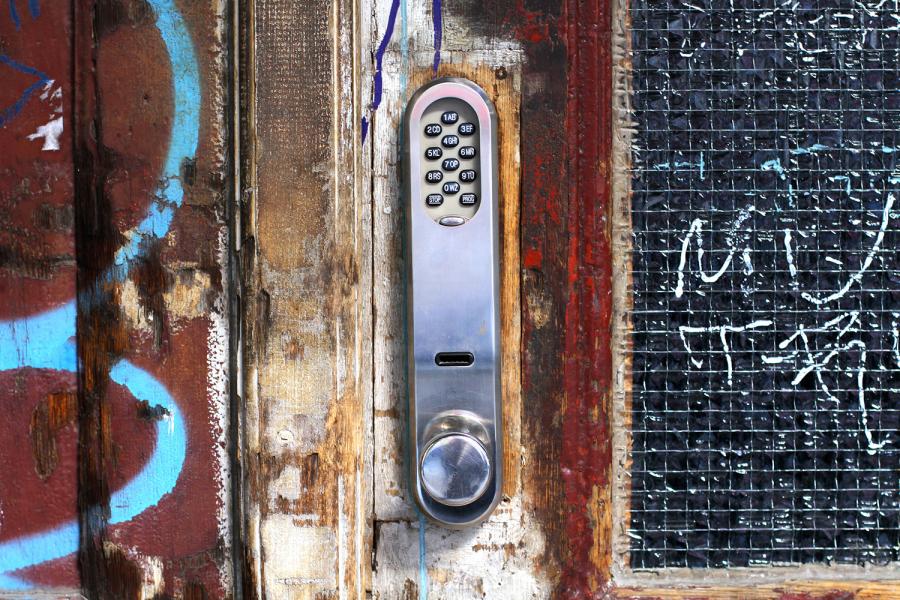 Anja Gersmann - Alles neu - Alles schön? at Meinblau