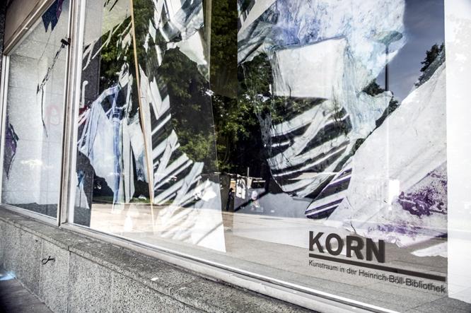 KORN Kunstraum_Ausstellungsaufbau_Flächennutzungsplan von Astrid Busch © Ralph Bergel