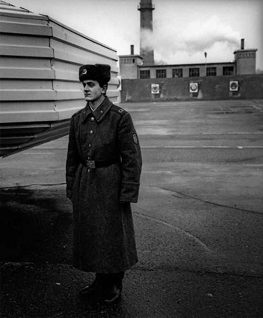 Krampnitz # 290, 1990, Foto: Jörn Vanhöfen, Courtesy Kuckei + Kuckei, Berlin