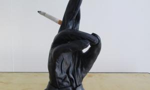 Émilie Pitoiset, Strike a pose (2014), courtesy of the Artist and KLEMM'S, Berlin