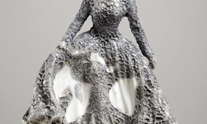 Jessica Harrison, Royal Doulton Figurine Happy Anniversary HN4606-MIB, 2016, Found ceramic and glaze, 22.5x17x12cm.