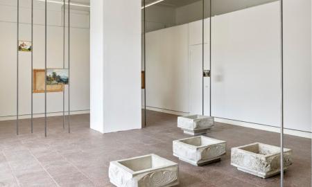 Kandis Friesen & Natalia Revko at Galerie im Turm: Her left year is shorter than her right, 2022 Photo: Eric Tschernow