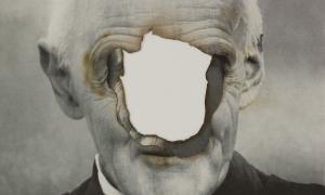 Alexandra Baumgartner, Ohne Titel, 2014 Angebrannte Collage auf Spiegel, 26 x 21 cm